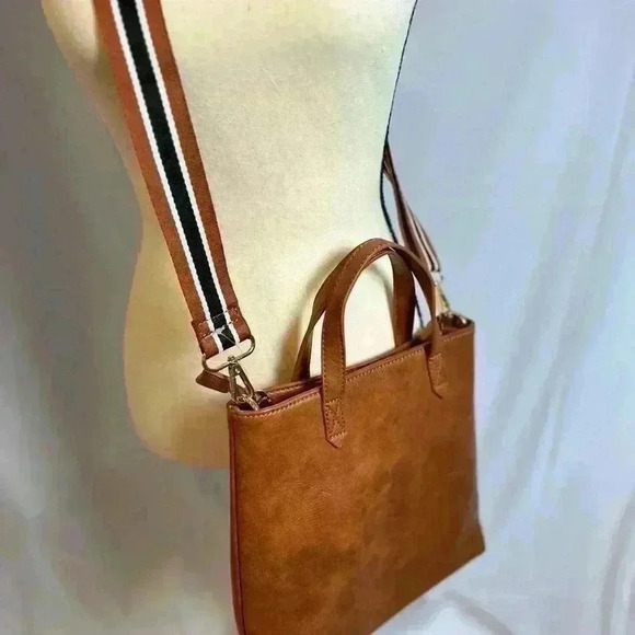 NWT - A'tared Altar'd State Crossbody Purse with Adjustable Strap - Picture 2 of 9